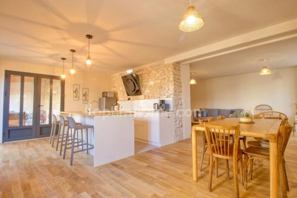 Propriété d'exception au cœur de Dolus-d'Oléron à vendre 9 pièces DOLUS D'OLERON (17)