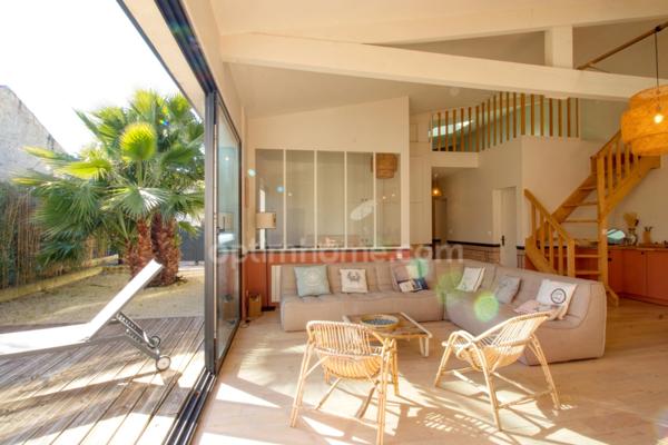 Propriété d'exception au cœur de Dolus-d'Oléron à vendre 9 pièces DOLUS D'OLERON (17)