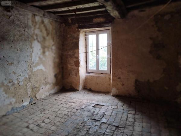 Maison à vendre à Saint-Cyr-du-Bailleul dans la Manche (50720), ref : 076/325