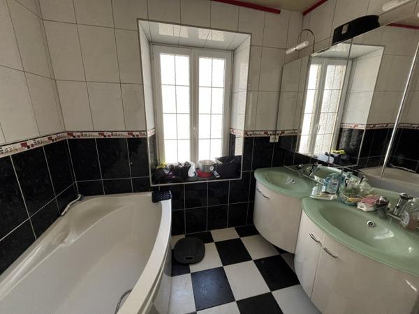 Maison à vendre |  Arnac-la-Poste |  7 pièces | 165 m²