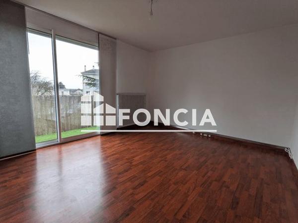 Location Appartement 4 pièces 79.3 m² - 39 RUE LAENNEC Cholet 49300