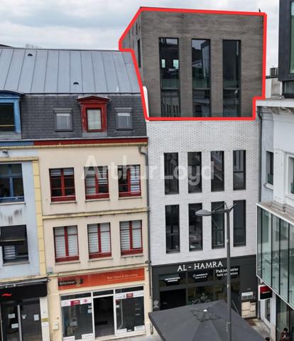 Bureaux à louer à Roubaix centre avec mezzanine et grande luminosité