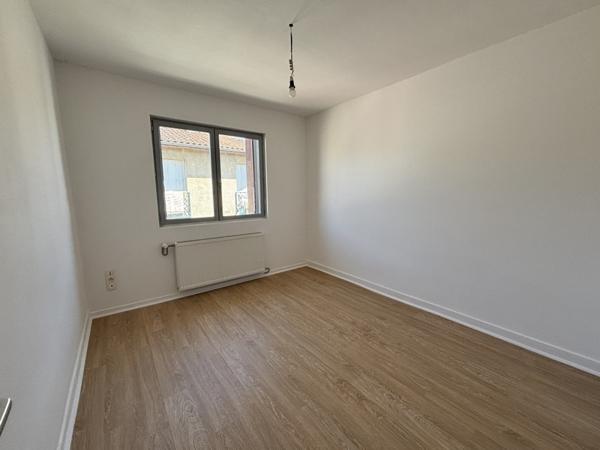 Maison à vendre 86 500 € Sainte-Foy-la-Grande 3 p 78 m² DPE D