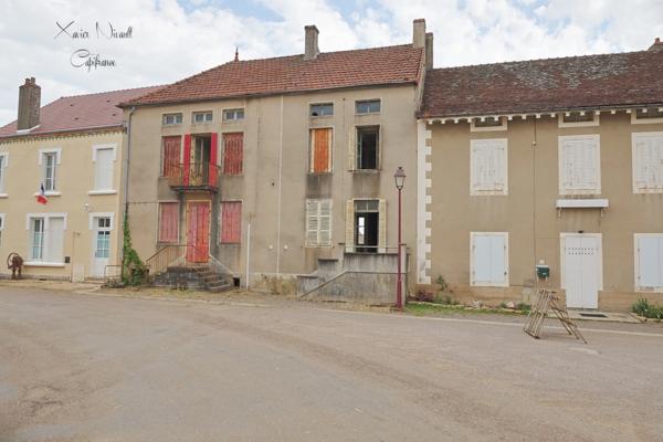 Maison à vendre 10 pièces SAINT SERNIN DU PLAIN (71)