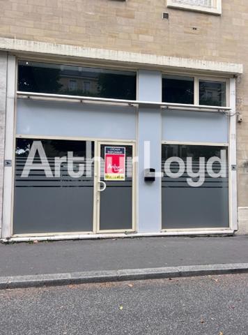 Local commercial / Bureaux - 100 m²