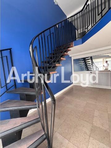 Local commercial / Bureaux - 100 m²