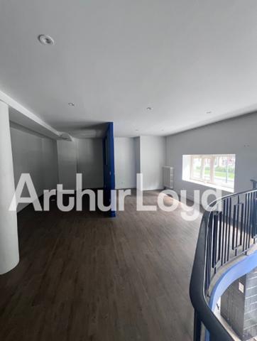 Local commercial / Bureaux - 100 m²