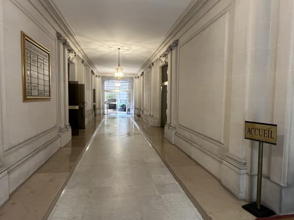 Bureaux rationnels - loyer attractif Paris 17 - Arc de Triomphe - Etoile Ligne 1, 2 et 6 et RERA