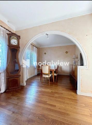 Maison à rénover, non mitoyenne et idéalement située