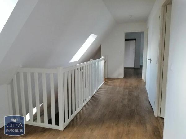 Appartement à louer 4 pièces 107.4m²