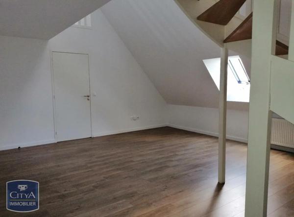 Appartement à louer 4 pièces 107.4m²