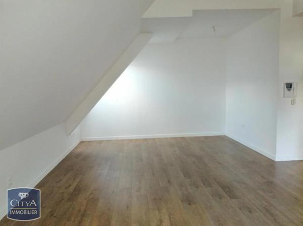 Appartement à louer 4 pièces 107.4m²