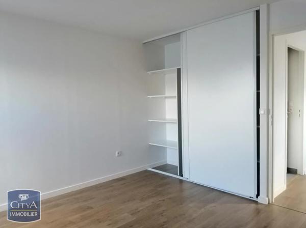 Appartement à louer 4 pièces 107.4m²
