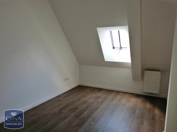 Appartement à louer 4 pièces 107.4m²