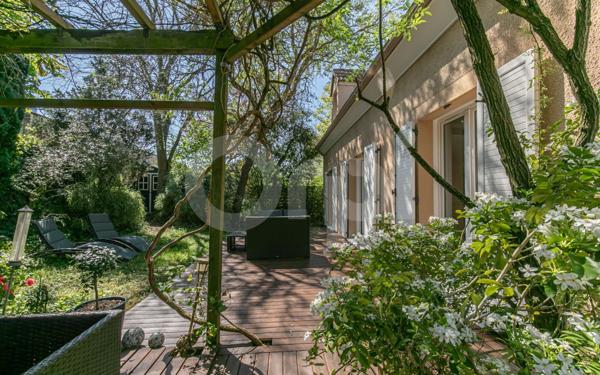 Maison à vendre    5 pièces • 143 m2 Chennevières-sur-Marne