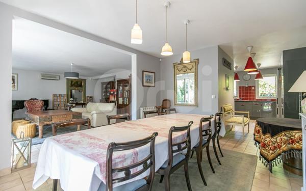 Maison à vendre    5 pièces • 143 m2 Chennevières-sur-Marne