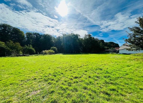 Terrain à vendre    1 700 m2 Saint-Gobain