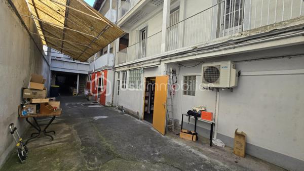 Immeuble mixte de 705 m²