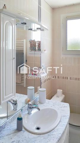 MAISON DE VILLE PROCHE CENTRE VILLE