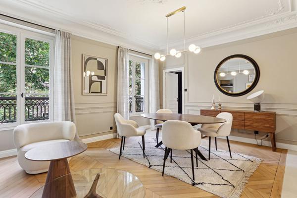 Paris 8ème - Les Jardins de Friedland - Calme - 3 pièces - Refait à neuf