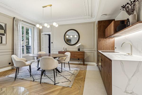 Paris 8ème - Les Jardins de Friedland - Calme - 3 pièces - Refait à neuf