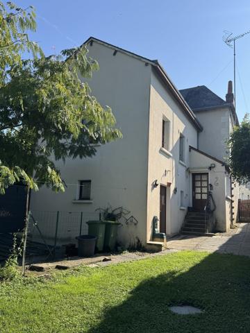 Maison atypique dans le centre de luçay