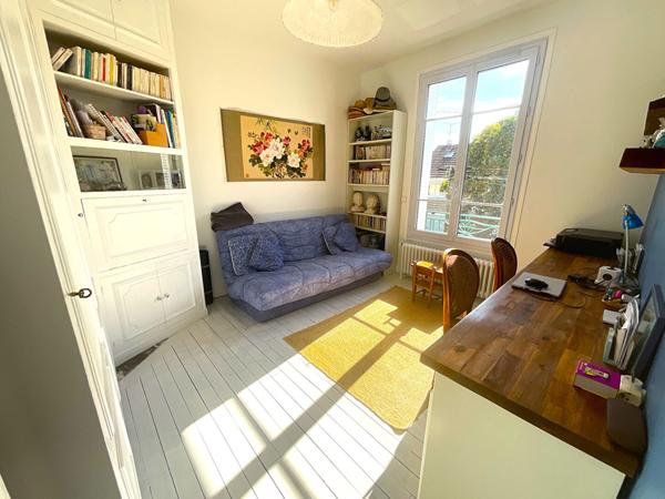 Meulière Houilles Quartier Poste à 10min gare / 5 ch / 2 SDB / Sous-sol / Garage/ Jardin