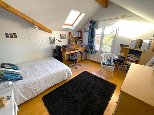 Meulière Houilles Quartier Poste à 10min gare / 5 ch / 2 SDB / Sous-sol / Garage/ Jardin