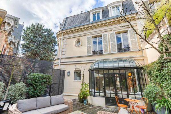 Hôtel Particulier avec jardin PARIS 16ème