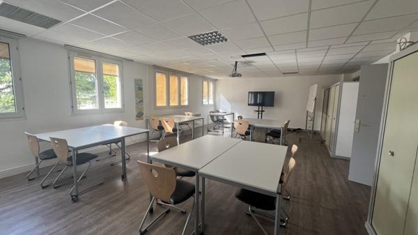 Plusieurs plateaux de bureaux d'une surface totale d'environ 873 m2 divisible à partir de 202 m² à la location - Emplacement privilégié à Orléans Coligny
