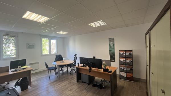 Plusieurs plateaux de bureaux d'une surface totale d'environ 873 m2 divisible à partir de 202 m² à la location - Emplacement privilégié à Orléans Coligny