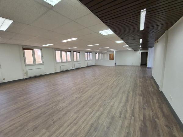 Plusieurs plateaux de bureaux d'une surface totale d'environ 873 m2 divisible à partir de 202 m² à la location - Emplacement privilégié à Orléans Coligny
