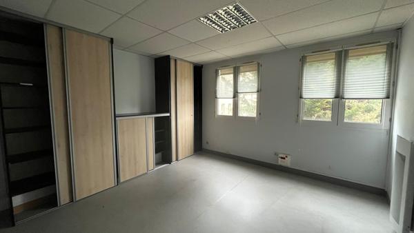 Plusieurs plateaux de bureaux d'une surface totale d'environ 873 m2 divisible à partir de 202 m² à la location - Emplacement privilégié à Orléans Coligny