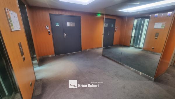 Bureaux à louer à Lyon bureaux lumineux au cœur de la Part Dieu
