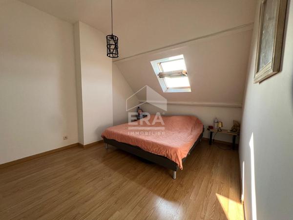 A vendre, Maison 4 chambres, sous-sol, garage et jardin.