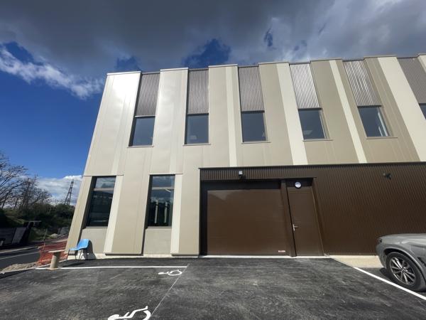 Bureaux à louer Gennevilliers surface modulable dès 100 m² double accès