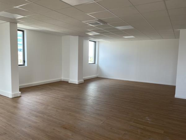 Bureaux à louer Gennevilliers surface modulable dès 100 m² double accès