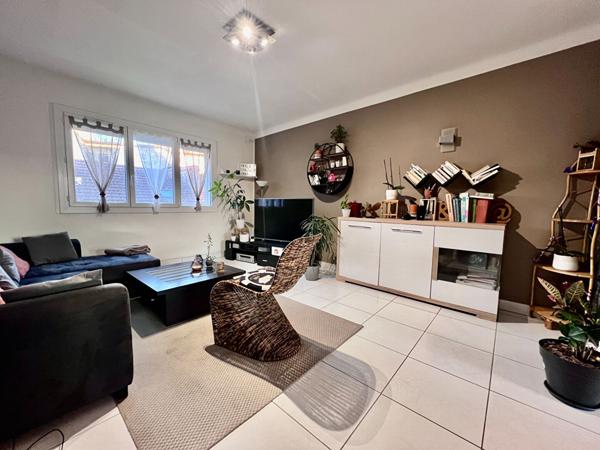 Pau quartier Foirail appartement Pau ,2 chambres,parking en sous sol en location