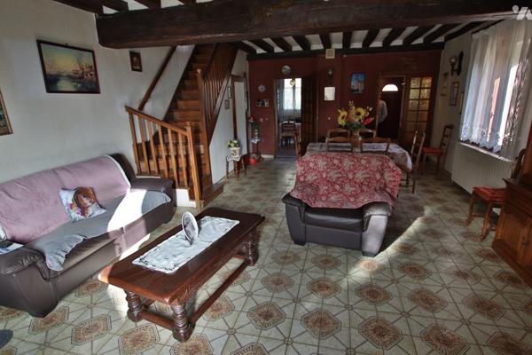 A vendre à Montereau, maison de ville de 165 m² sur deux étages, 6 pièces dont 4 chambres, sous-sol.