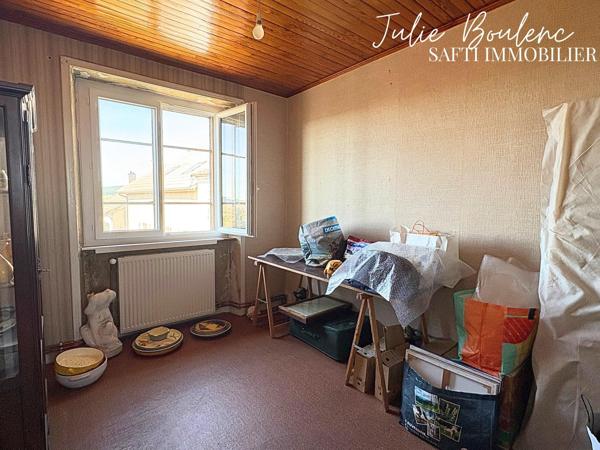 Maison composée de 2 appartements avec garage et comble