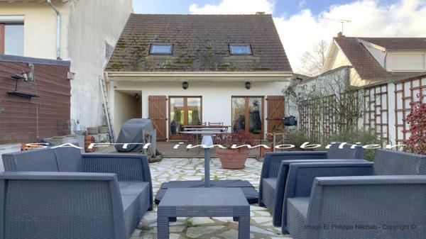 Mantes -la-Jolie - Quartier Gassicourt - Maison 101m2 avec 3 chambres et jardin