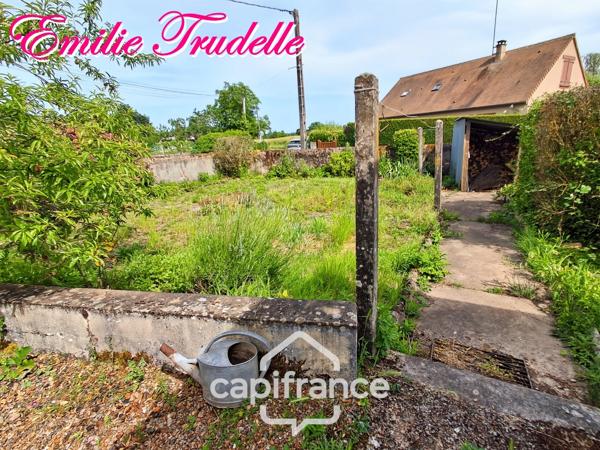 Maison à vendre plain-pied 3 pièces CHAHAIGNES (72) avec jardin arboré et grand garage