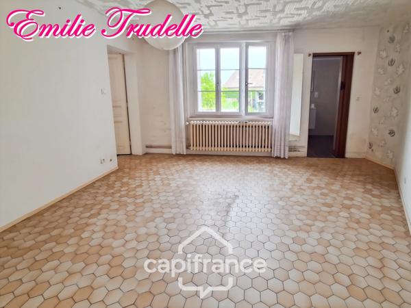 Maison à vendre plain-pied 3 pièces CHAHAIGNES (72) avec jardin arboré et grand garage