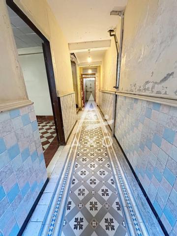 Maison de ville de caractère à rénover d'environ 228 m²