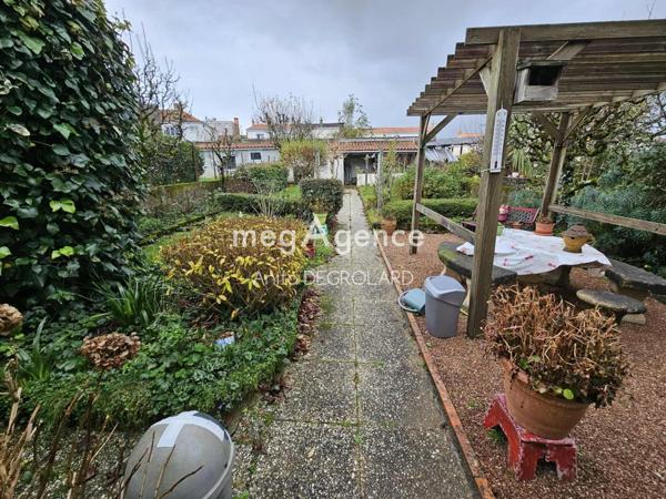 Maison à LA ROCHE-SUR-YON, 85000 - 6 pièces 107m²