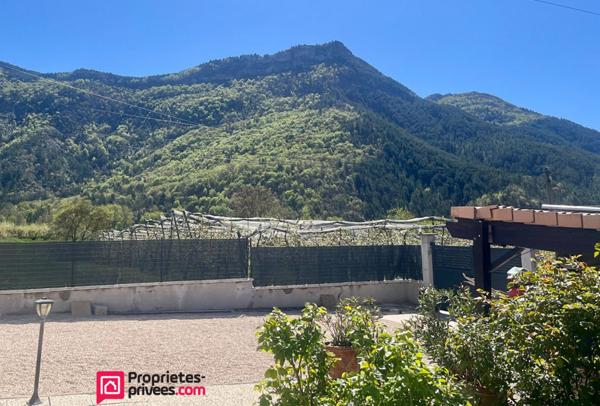 Havre de paix au coeur de la nature - superbe maison 5 pièces sur terrain plat, à découvrir !