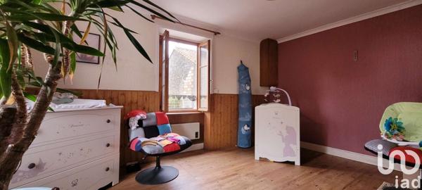 Maison de village 4 pièces de 111 m² à Saint-Loup-Lamairé (79600)