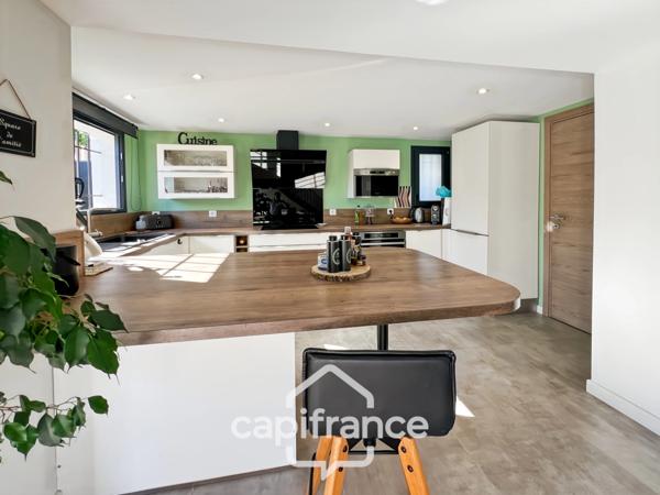 Maison à vendre 5 pièces LA GARDE (83), piscine, entièrement rénovée