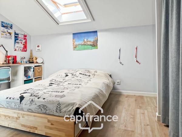 Maison à vendre 5 pièces LA GARDE (83), piscine, entièrement rénovée