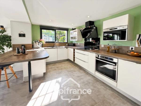 Maison à vendre 5 pièces LA GARDE (83), piscine, entièrement rénovée